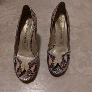 Peter Kaiser snake skin print shoes  size 4.5